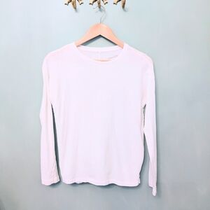 Universal Thread White Top
